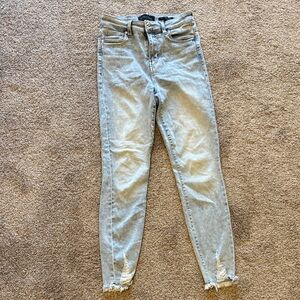 Kendall & Kylie Light Wash Skinny Jeans with Frayed Ankles